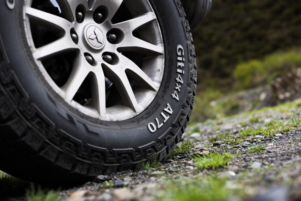 Giti 4X4 AT70 285/65R17 116S 9